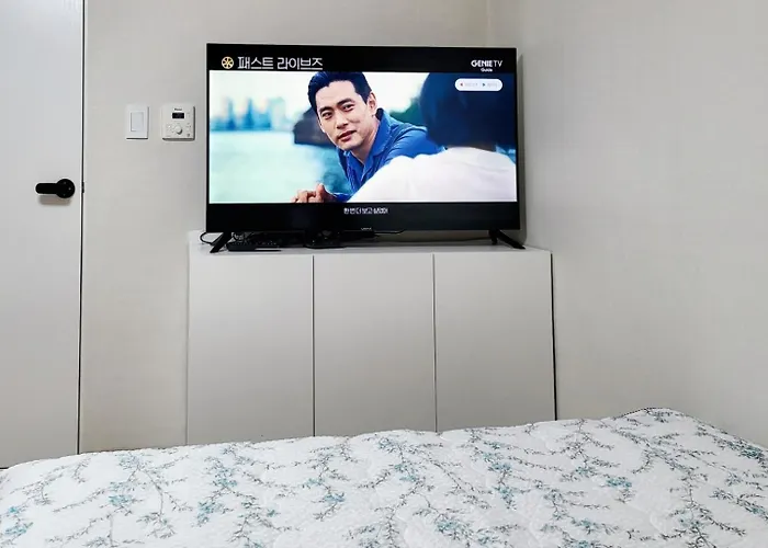 #홍대신촌10분 #지하철3분 #침대3개 #파크스테이 서울특별시