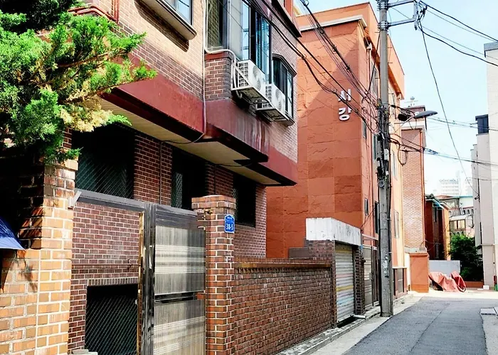 #홍대신촌10분 #지하철3분 #침대3개 #파크스테이 *